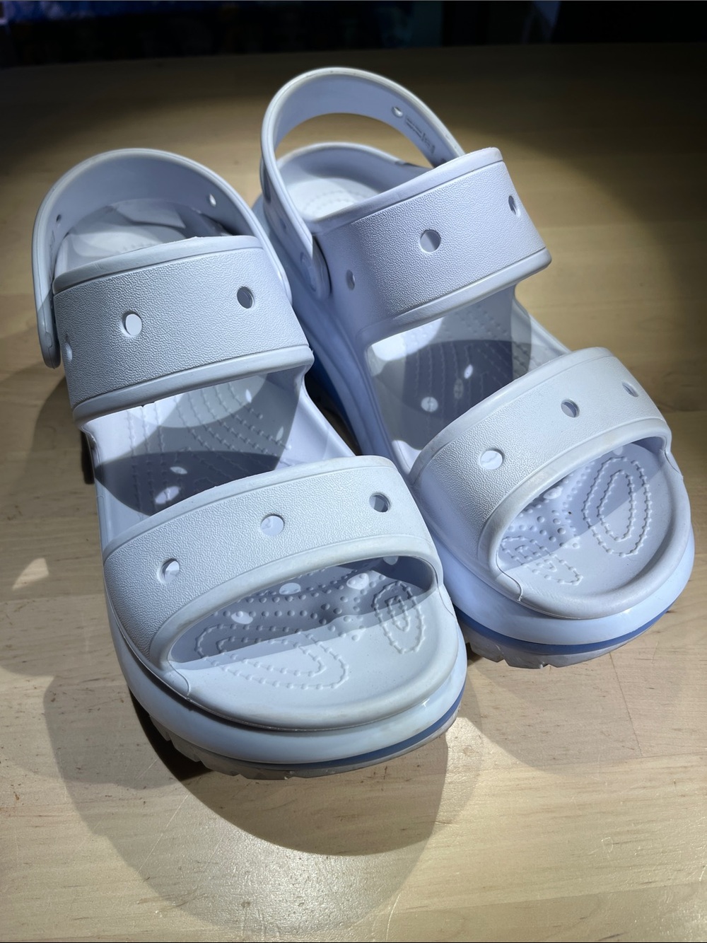 Great condition Crocs Classic Mega Crush sandals. W9/M7